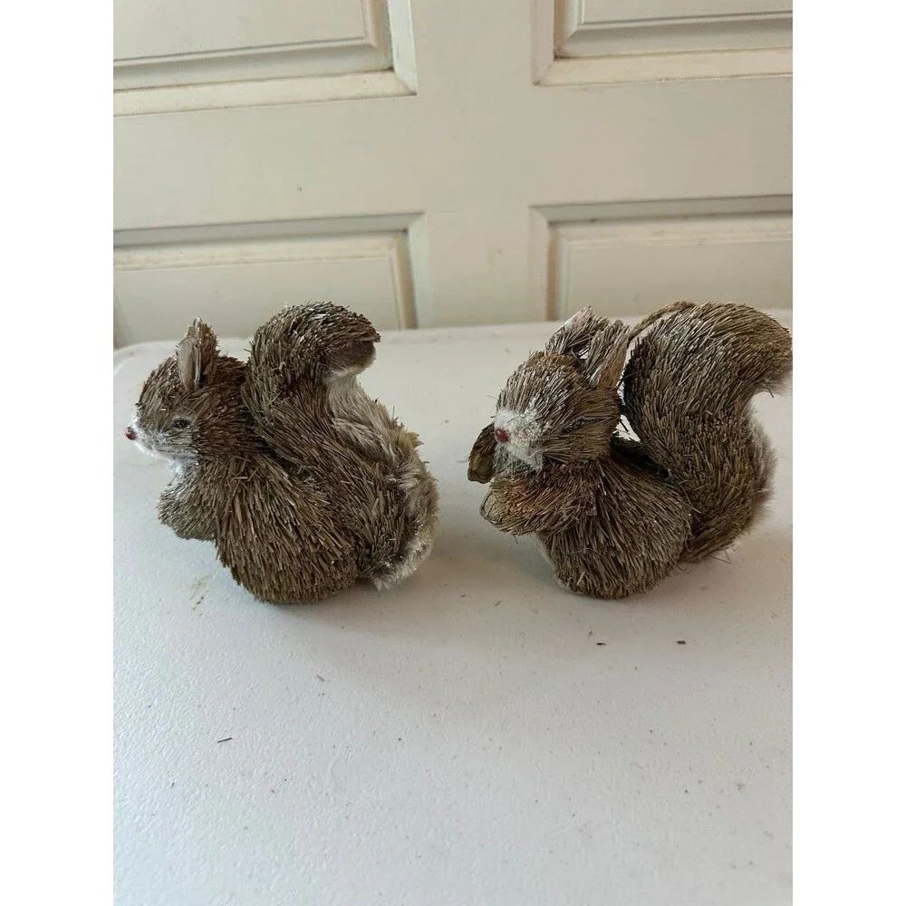 Natural Woodland Straw Squirrel Animal Figurine Christmas Ornament Set Of 4